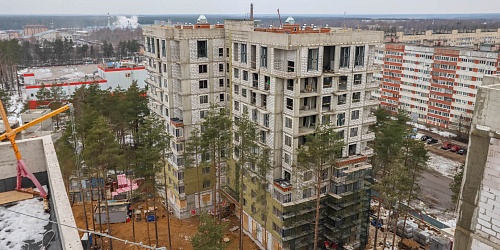 Выполнение работ по устройству навесного вентилируемого фасада, монтажу ПВХ и алюминиевых заполнений проемов, монтаж внутренних инженерных сетей и систем, 1 корпуса – 1 очередь