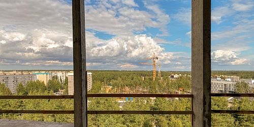 Вид из окна 2 корпуса на строительство 2 очереди
