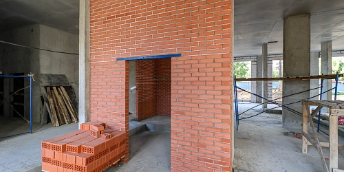 Устройство внутренней каменной кладки коммерческих помещений, 1 корпуса – 1 очередь