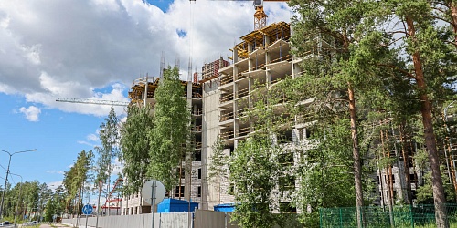 Устройство монолитного перекрытия 8-го этажа, вертикальных конструкций 9-го этажа, устройство каменной кладки 4-го этажа, 4 корпуса – 1 очередь