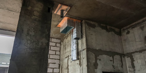 Выполнение работ по ПВХ и алюминиевых окон и витражей, выполнение работ по устройству внутренних инженерных сетей, 1 корпуса – 1 очередь