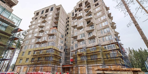 Выполнение работ по устройству навесного вентилируемого фасада, монтажу ПВХ и алюминиевых заполнений проемов, монтаж внутренних инженерных сетей и систем, 4 корпуса – 1 очередь