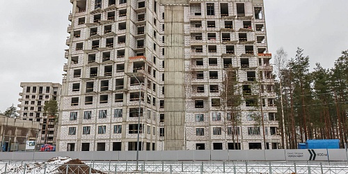 Выполнение работ по монтажу ПВХ и алюминиевых заполнений проемов (окна и витражи), выполнение работ по устройству внутренних инженерных сетей, 4 корпуса – 1 очередь