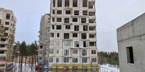 Выполнение работ по монтажу навесного вентилируемого фасада, монтаж алюминиевых и ПВХ заполнений дверных и оконных проемов, выполнение работ по монтажу внутренних инженерных систем и сетей, 4 корпуса – 1 очередь