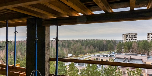 Вид на прилегающую территории из пространства корпуса 5 – 2 очередь