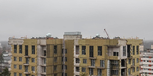 Выполнение работ по устройству вентилируемого навесного фасада, устройству ПВХ и алюминиевых заполнений. Корпус 1 – 1 очередь