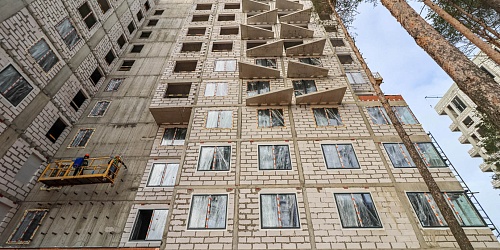 Выполнение работ по монтажу навесного вентилируемого фасада, монтаж алюминиевых и ПВХ заполнений дверных и оконных проемов, выполнение работ по монтажу внутренних инженерных систем и сетей, 1 корпуса – 1 очередь